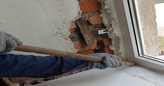 Демонтаж оконных откосов по выгодной цене от 513 руб. в Магадане - Сварной-Мгд